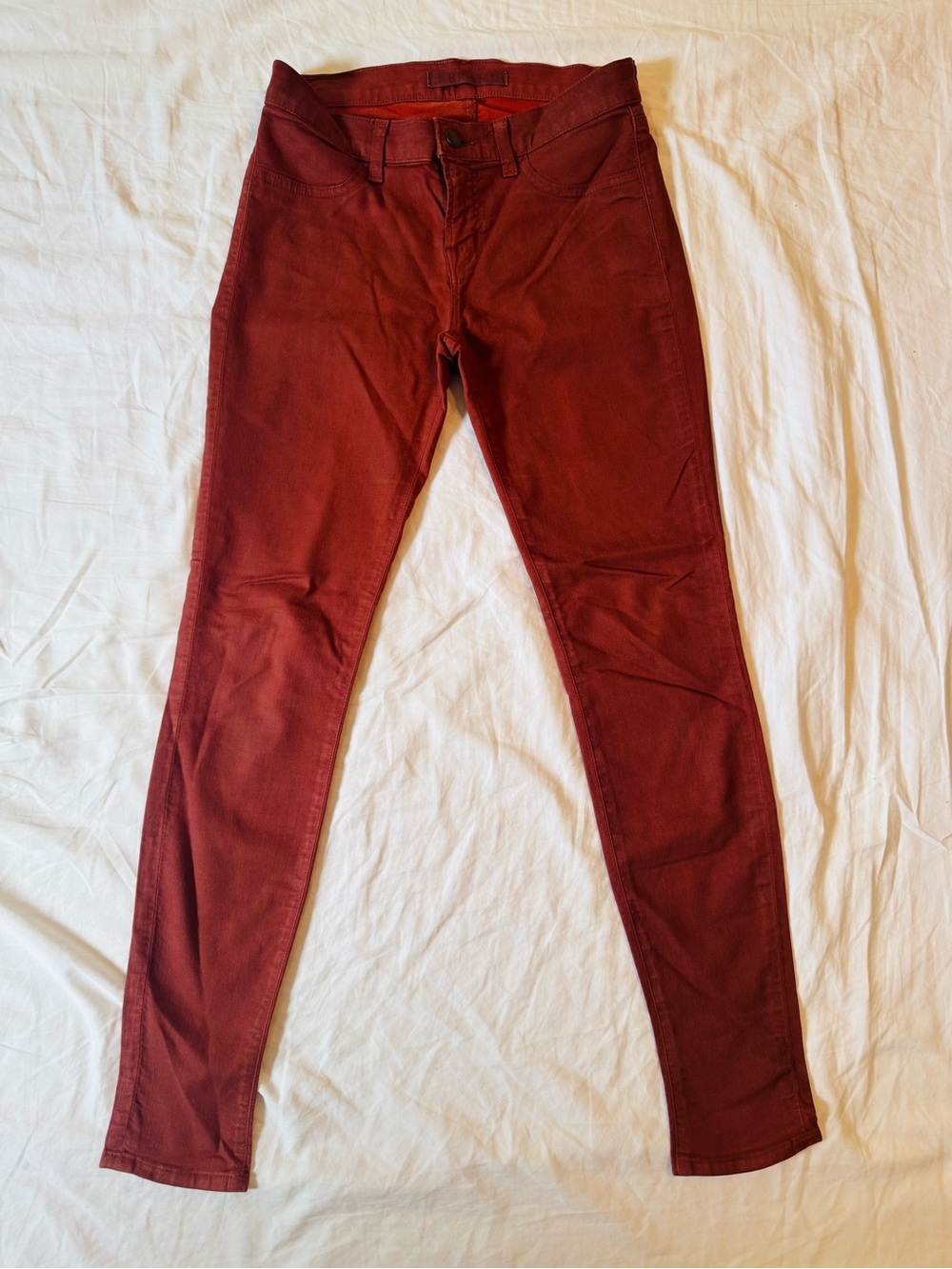 J Brand Skinny Pants in Deep Burgundy